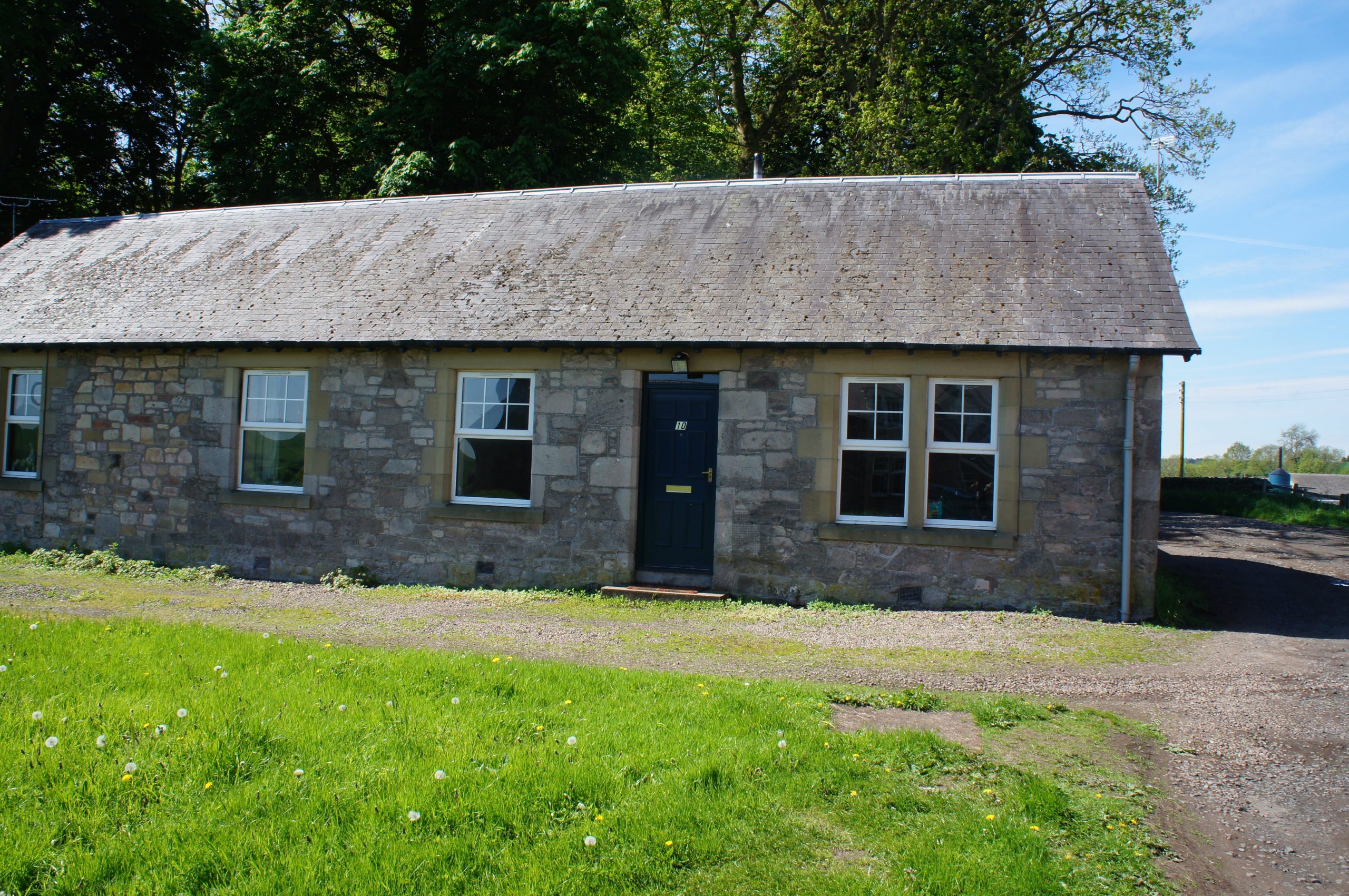 10 Over Roxburgh Farm Cottages, Kelso