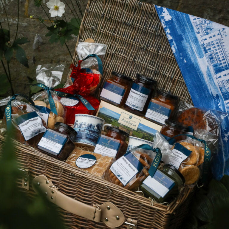 ROXBURGHE Luxury Hamper Floors Castle