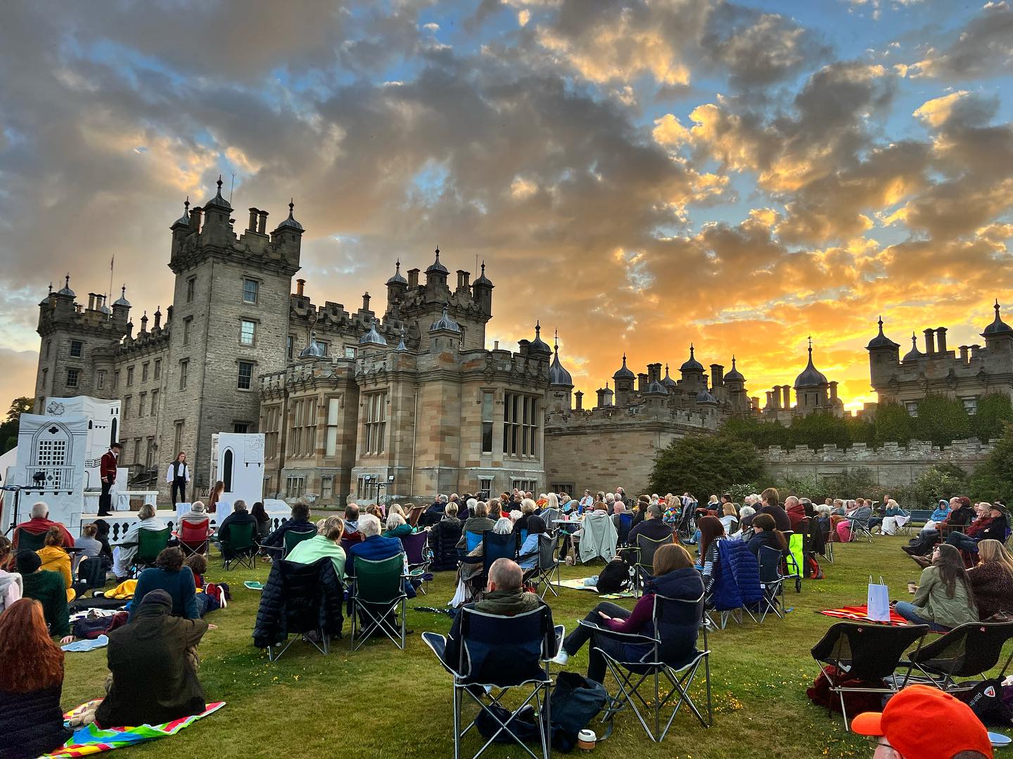 Outdoor Theatre Midsummer Nights Dream – Handlebards