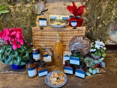 Tweed Hamper