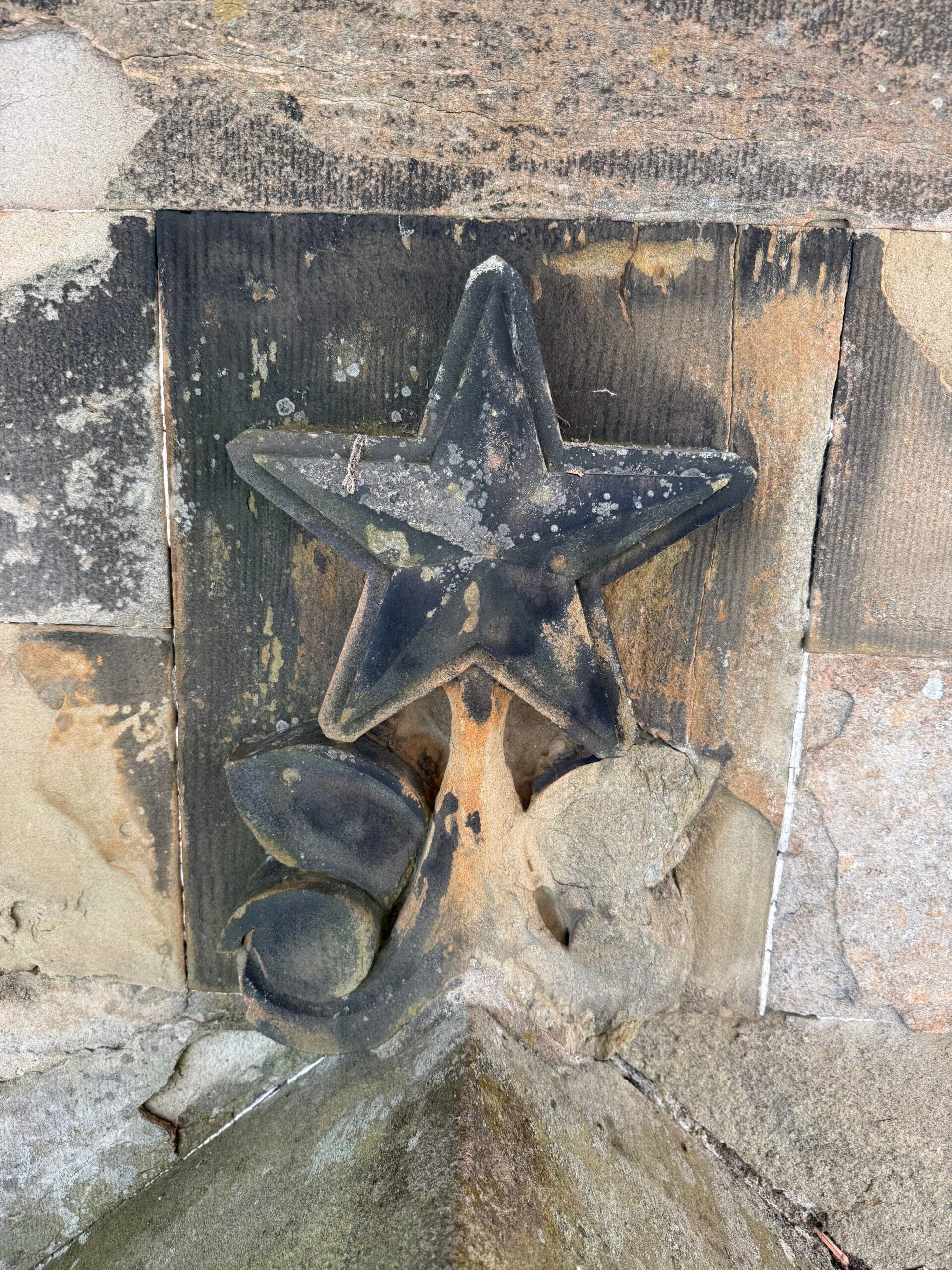 The second method of setting the star reveals how techniques have changed over time